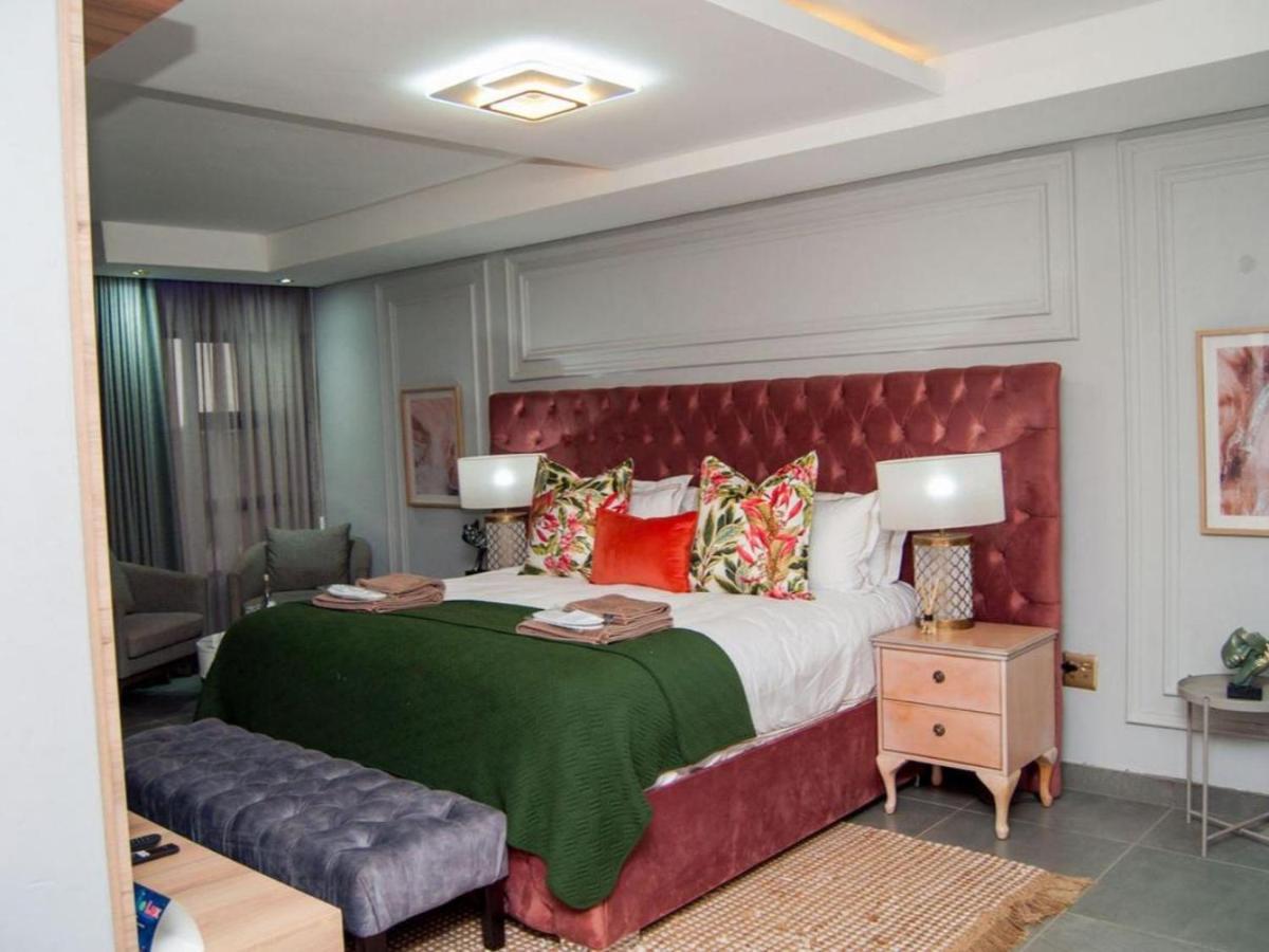 The Lux Hotel And Resorts Louis Trichardt Bagian luar foto