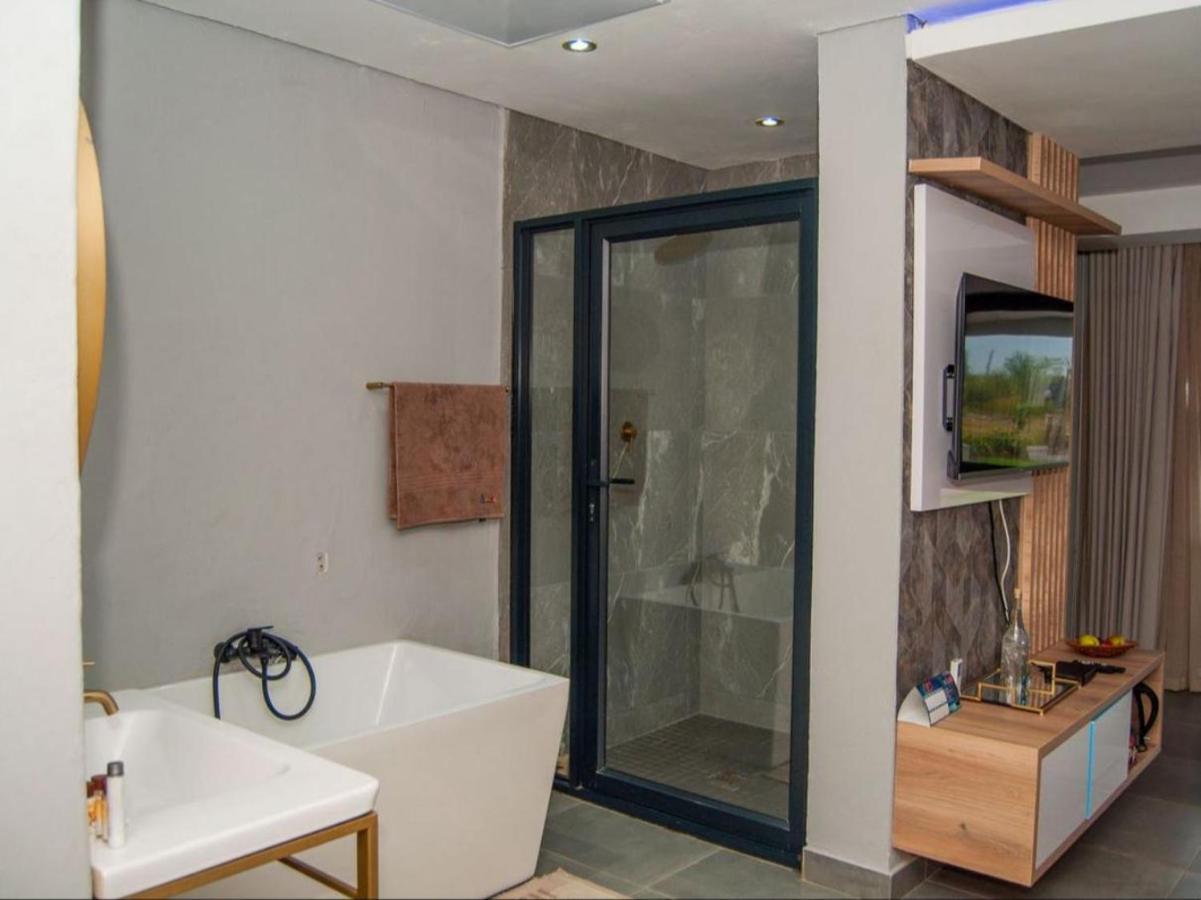 The Lux Hotel And Resorts Louis Trichardt Bagian luar foto